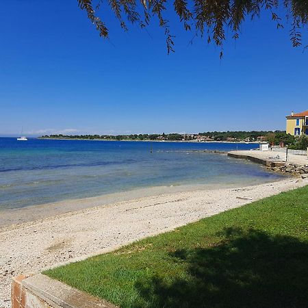 Apartman Alba Karigador Εξωτερικό φωτογραφία