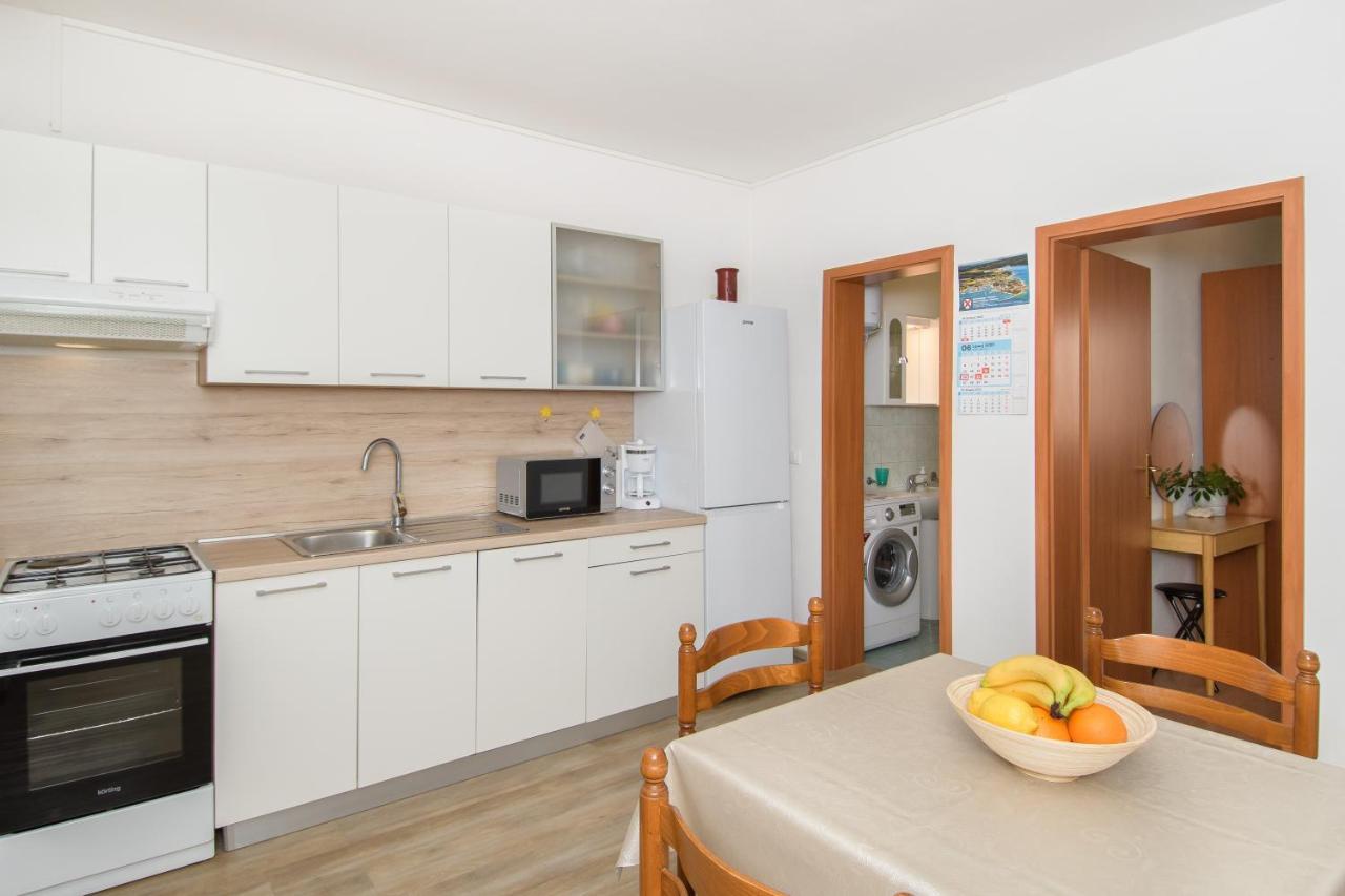 Apartman Alba Karigador Εξωτερικό φωτογραφία