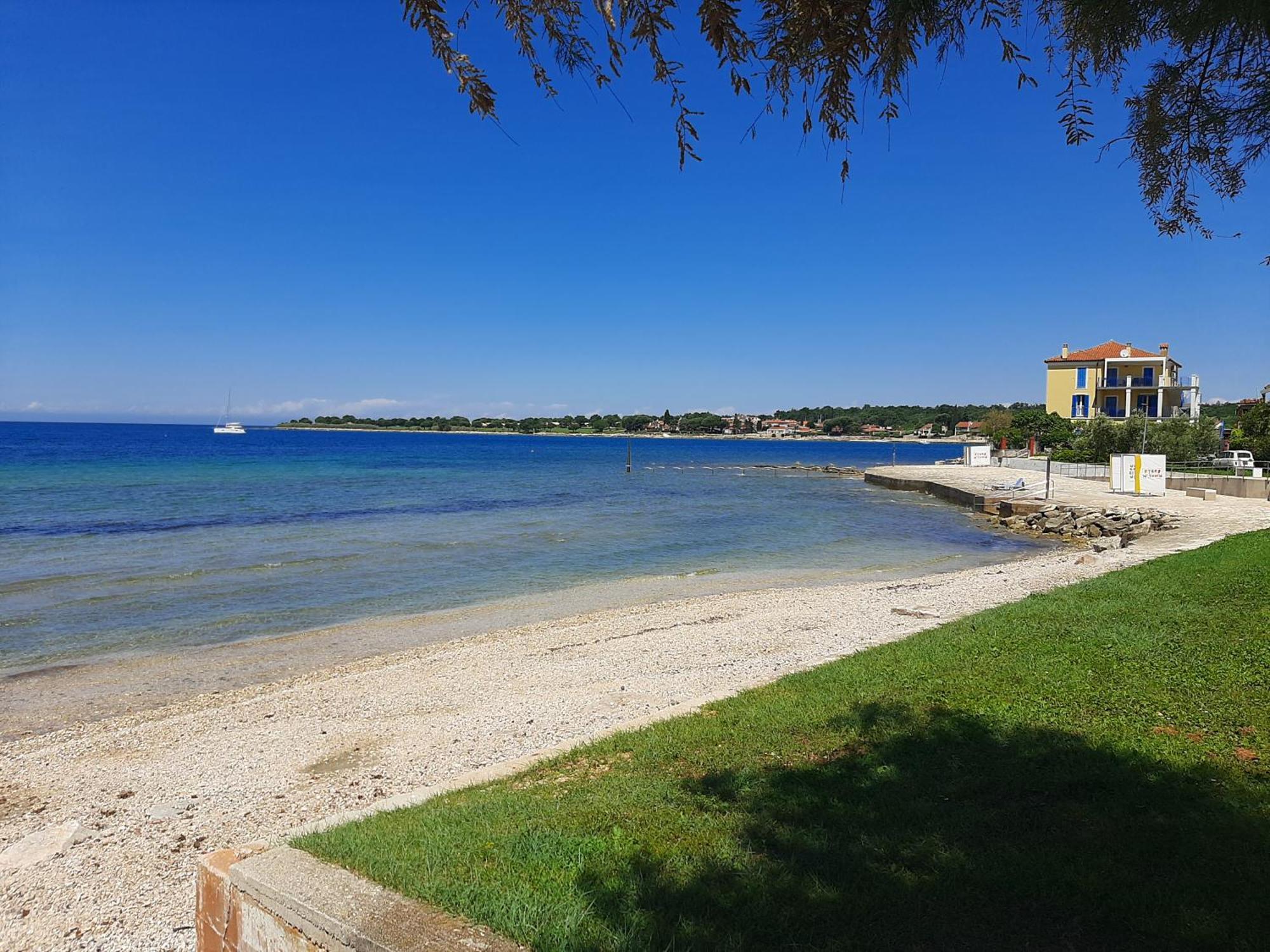 Apartman Alba Karigador Εξωτερικό φωτογραφία